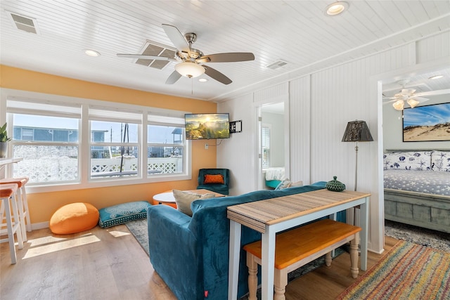 1010 Fort Velasco Dr, Surfside Beach, TX 77541 - view of sunroom / solarium