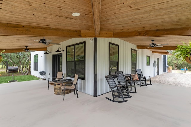 4439 W Bayshore Rd, Anahuac, TX 77514 - view of patio / terrace with ceiling fan