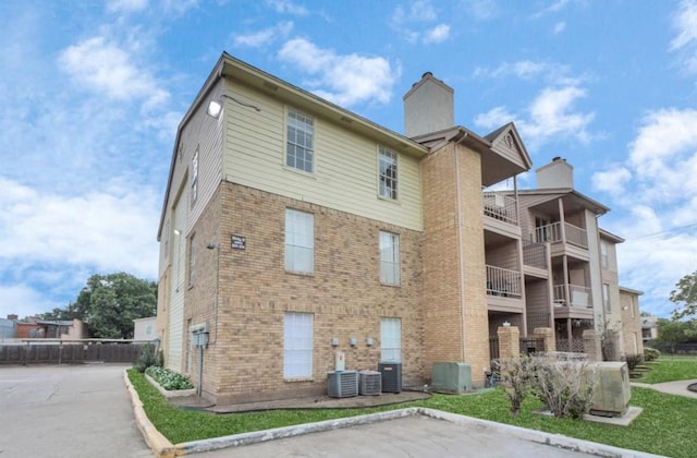 10101 S Gessner Rd Unit 811, Houston, TX 77071 - view of property with cooling unit