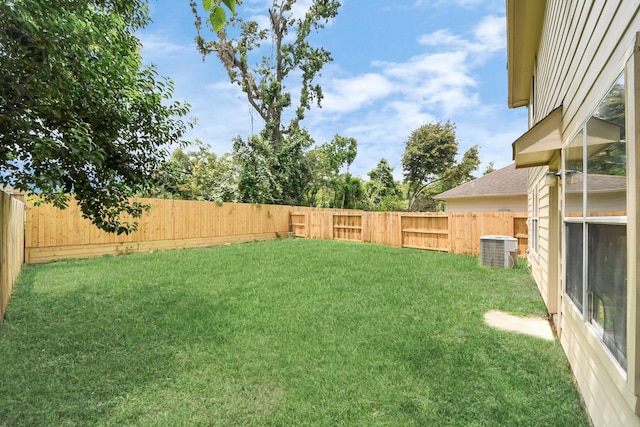 5043 Canyon Blanco Dr, Houston, TX 77045 - view of yard featuring central air condition unit