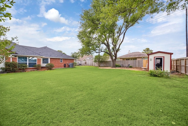10937 Graywood Ct, La Porte, TX 77571 - view of yard with cooling unit