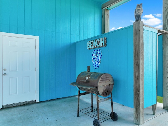 936 Surf Rd, Crystal Beach, TX 77650 - view of property entrance