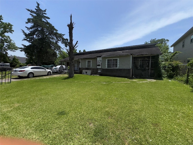 9034 Everglade Dr, Houston, TX 77078 - view of front of home with a front yard