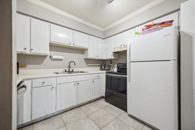 2333 Bering Dr Unit 236, Houston, TX 77057 - kitchen featuring freestanding refrigerator, black electric range oven, under cabinet range hood, ornamental molding, and a sink