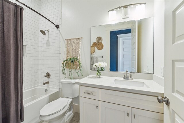 1004 Enid St Unit B, Houston, TX 77009 - bathroom with shower / bath combination with curtain, toilet, and vanity