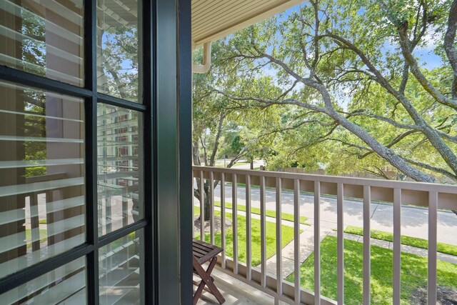 3303 Quiet Lake Dr, Katy, TX 77450 - view of balcony