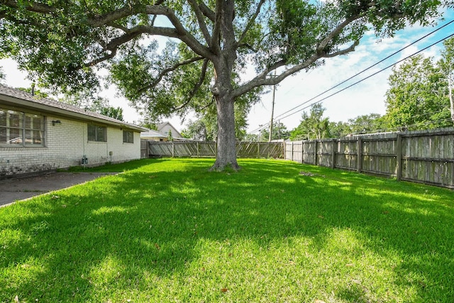 1902 S Memorial Ct, Pasadena, TX 77502 - view of yard