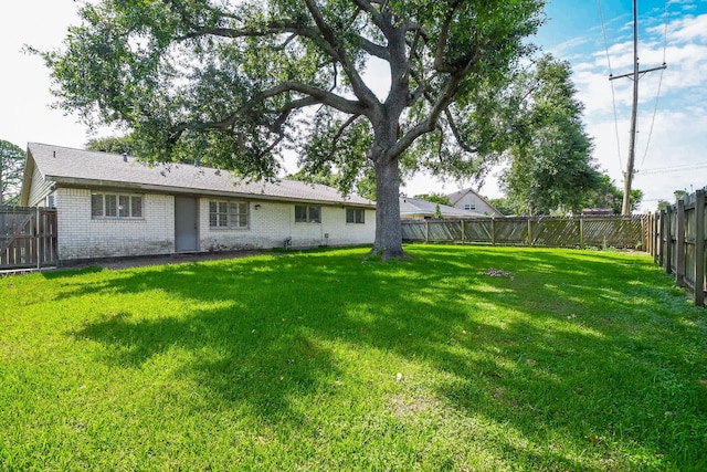 1902 S Memorial Ct, Pasadena, TX 77502 - view of yard