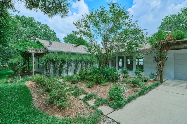 1378 Landing Way, Trinity, TX 75862 - view of yard