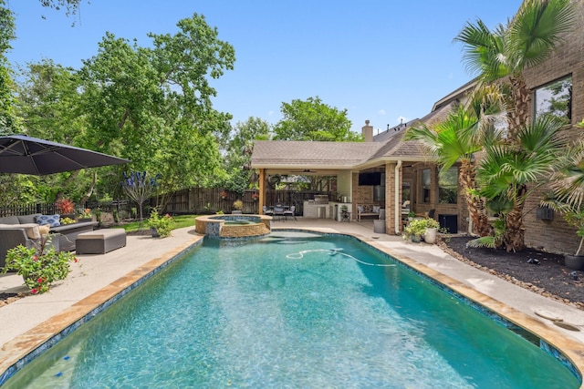 15730 Hunters Lake Way, Houston, TX 77044 - view of swimming pool featuring an outdoor living space, a patio, a fenced backyard, a ceiling fan, and a pool with connected hot tub