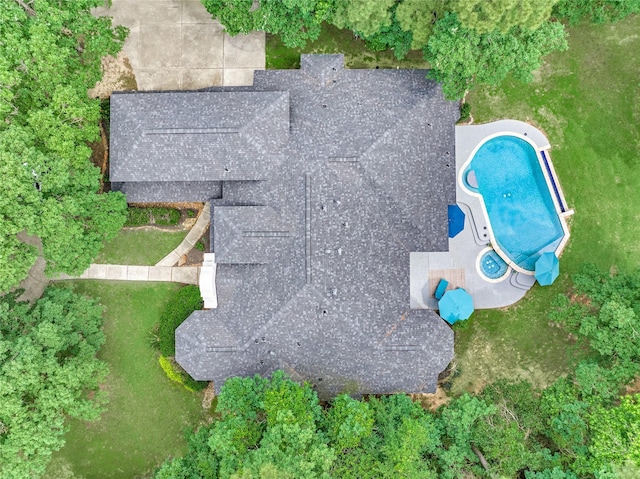 15471 Castlebrook Ct, Montgomery, TX 77316 - aerial view of property and surrounding area with a pool area
