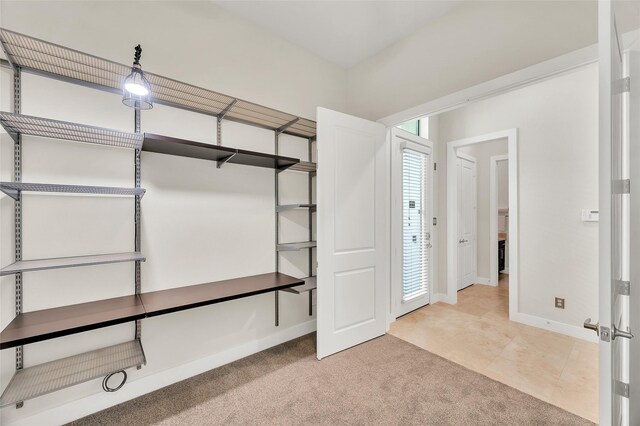 34 N Hutcheson St, Houston, TX 77003 - walk in closet with light carpet