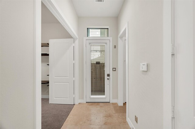 34 N Hutcheson St, Houston, TX 77003 - foyer featuring baseboards