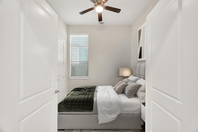 34 N Hutcheson St, Houston, TX 77003 - bedroom featuring ceiling fan