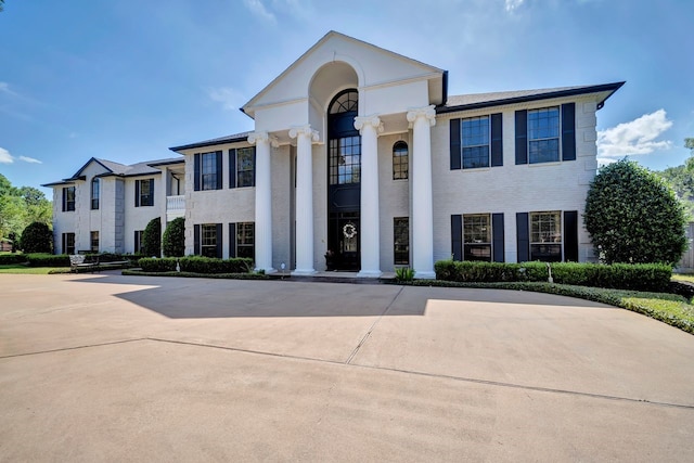 206 Greenbriar Ave, Friendswood, TX 77546 - view of greek revival house