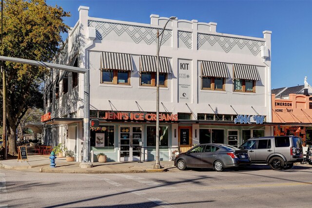 319 E 26th St, Houston, TX 77008 - view of building exterior