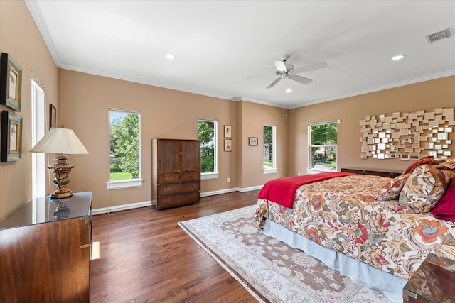 5206 Stamper Way, Houston, TX 77056 - bedroom with wood finished floors, crown molding, recessed lighting, baseboards, and a ceiling fan