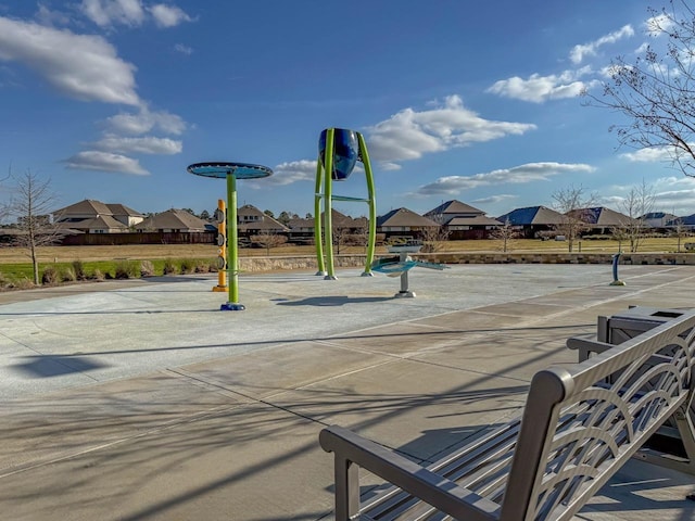 1526 Oakdale Crest Rd, Montgomery, TX 77316 - surrounding community featuring a residential view