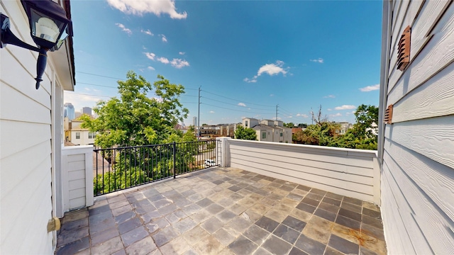 1913 Hickory St, Houston, TX 77007 - view of patio with a balcony