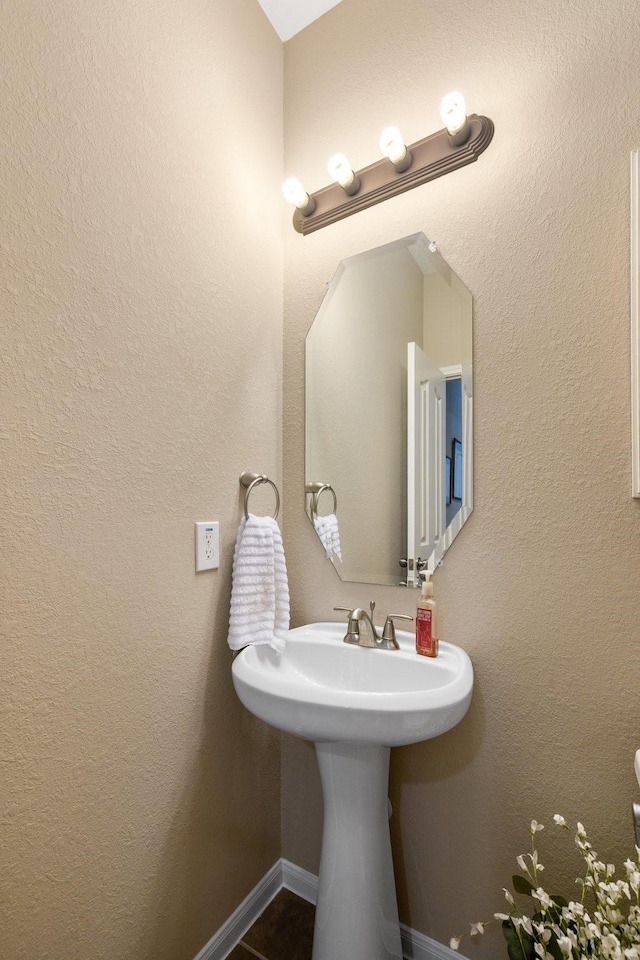 9135 Solvista Pass Ln, Houston, TX 77070 - view of bathroom