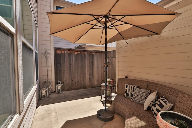 9135 Solvista Pass Ln, Houston, TX 77070 - view of patio / terrace with fence