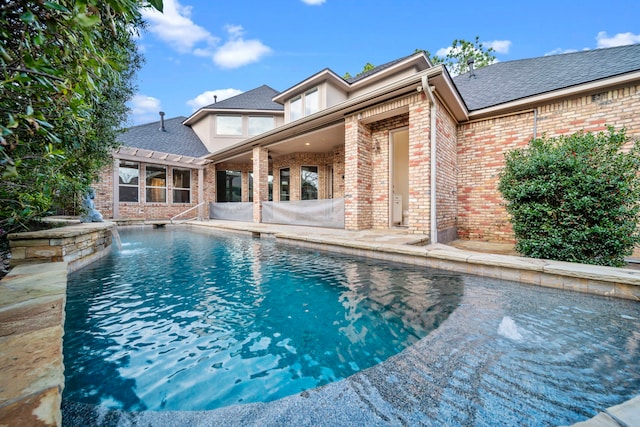 3 Amulet Oaks Pl, The Woodlands, TX 77382 - swimming pool with a patio
