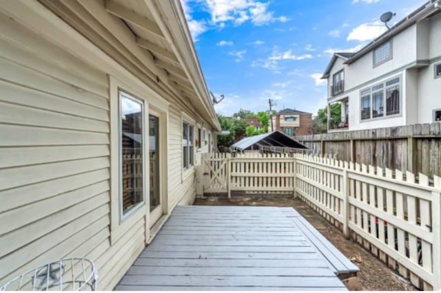 4204 Stanford St, Houston, TX 77006 - deck with a fenced backyard
