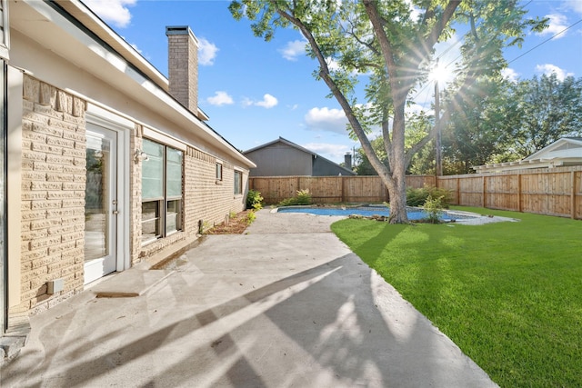 9110 Vickijohn Dr, Houston, TX 77031 - view of yard featuring a patio