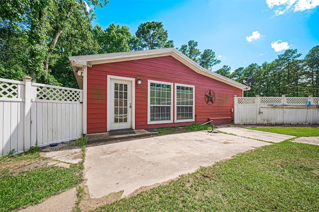 30926 Hilltop Ln, Magnolia, TX 77354 - rear view of property with a patio area