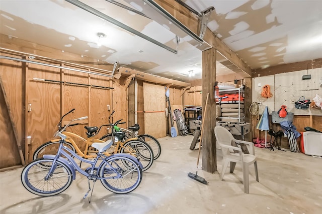 4606 Jamaica Cove Rd, Jamaica Beach, TX 77554 - below grade area with a garage