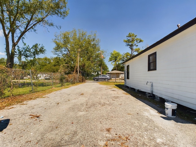 7609 Shotwell St, Houston, TX 77016 - view of yard