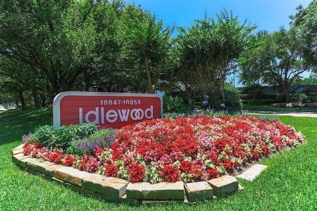 10047 Westpark Dr Unit 46, Houston, TX 77042 - community / neighborhood sign featuring a yard