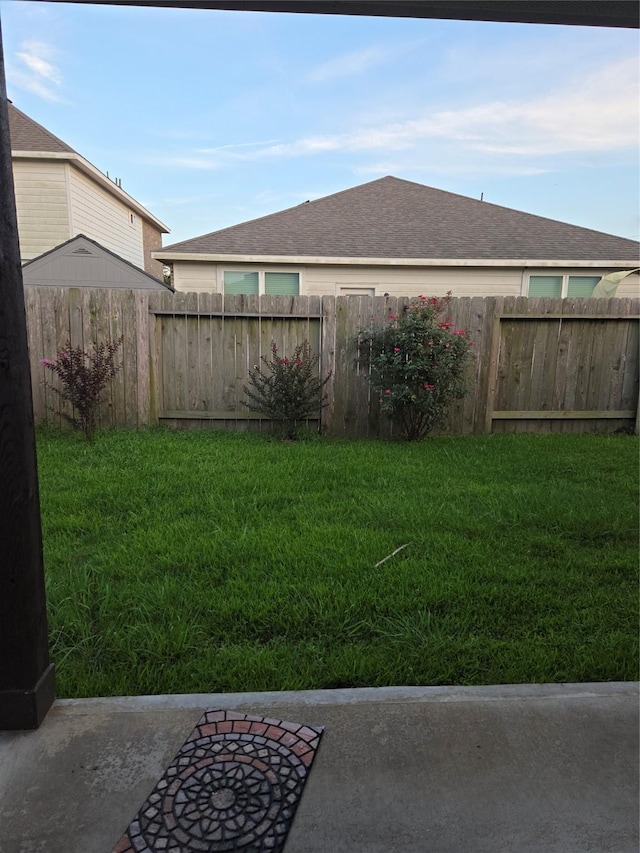 10010 Pine Valley Ct, Baytown, TX 77521 - view of yard