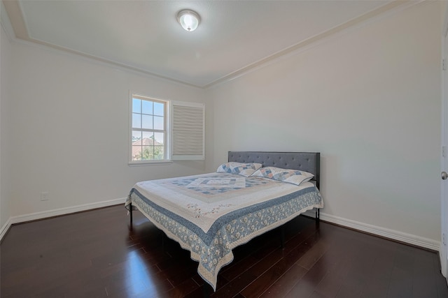 5411 Oban Terrace Ln, Sugar Land, TX 77479 - bedroom featuring wood finished floors, ornamental molding, and baseboards