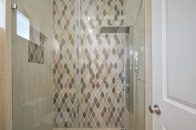5411 Oban Terrace Ln, Sugar Land, TX 77479 - full bath featuring a stall shower