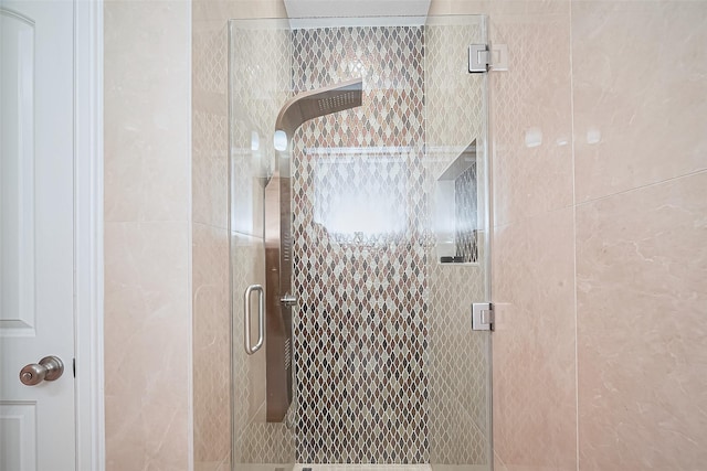 5411 Oban Terrace Ln, Sugar Land, TX 77479 - bathroom featuring a stall shower