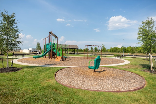 5615 Briana Dee Dr, Rosharon, TX 77583 - community play area with a lawn