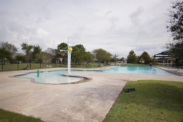3411 Hawkins Glen Ln, Katy, TX 77449 - community pool with a patio