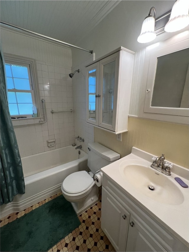 2105 12th St, Galena Park, TX 77547 - bathroom featuring shower / bath combination with curtain, toilet, and vanity