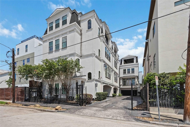 812 W Drew St, Houston, TX 77006 - view of building exterior