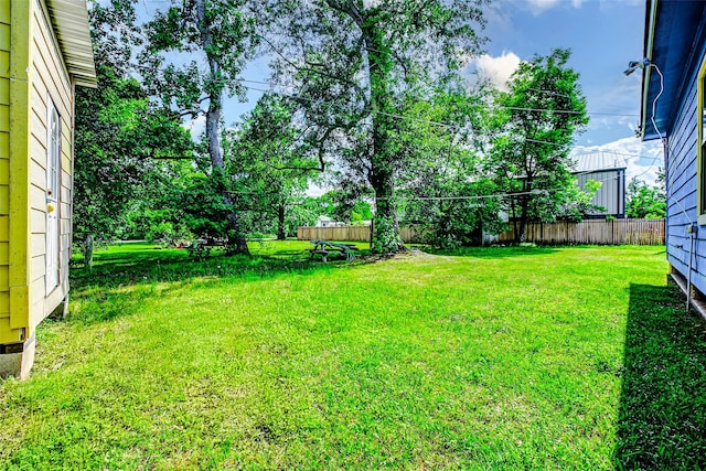 873 W Santa Fe St, Conroe, TX 77301 - view of yard