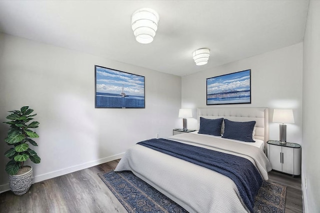 303 W 33rd St, Houston, TX 77018 - bedroom with wood finished floors and baseboards