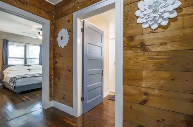 4434 Leeland St, Houston, TX 77023 - hallway with wood finished floors and a chandelier