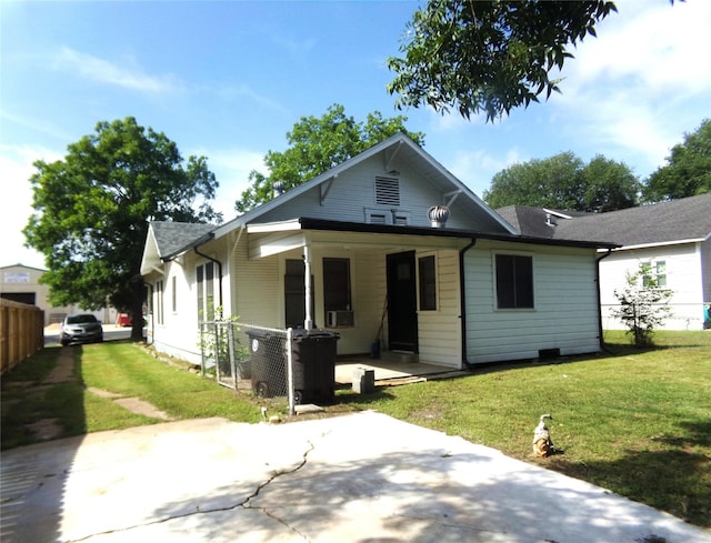 413 Paulus St, Schulenburg, TX 78956 - view of front of home featuring a patio area