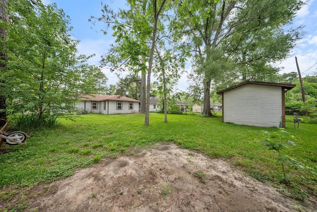 9215 Linda Vista Rd, Houston, TX 77078 - view of grassy yard