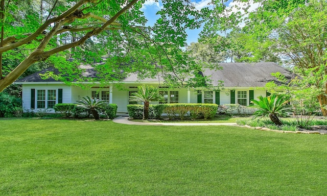 20103 Diamond Ct, Magnolia, TX 77355 - ranch-style house featuring a front yard and roof with shingles