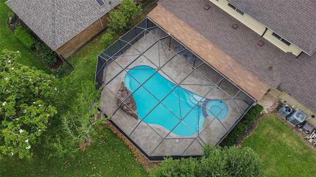 2616 Ryder Ct, League City, TX 77573 - view of subject property with a pool area