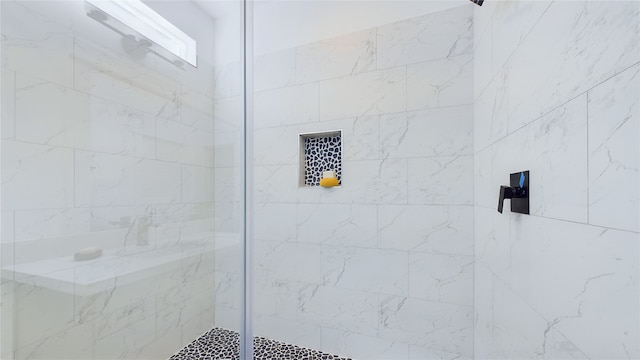 3019 Jensen Springs Ln, Houston, TX 77026 - full bath featuring a tile shower