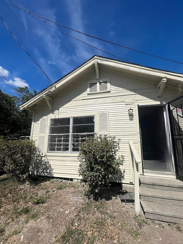 3109 Anita St, Houston, TX 77004 - view of side of property with entry steps