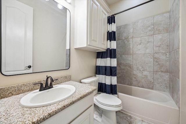 5119 Kendalia Cloud Ln, Fulshear, TX 77441 - full bathroom with toilet, vanity, and shower / bathtub combination with curtain